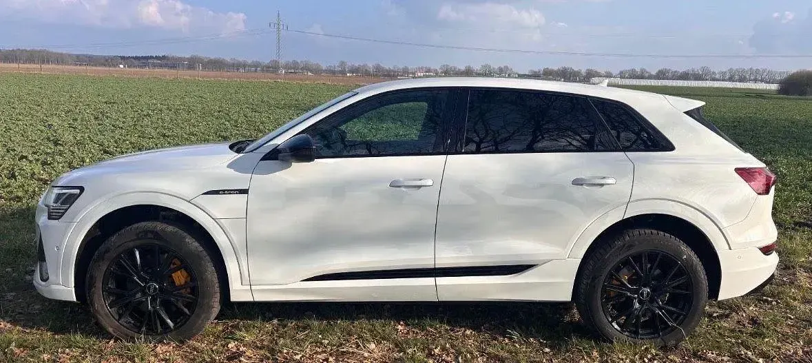 Gebraucht Audi e-tron S-Line 230 kW (313 PS) 2021 Weiß SUV