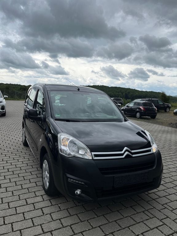 Schwarz Gebraucht 2017 Citroën Berlingo Business Class Van / Kleinbus | 7.490 € (Guter Preis) - Bild 1/4
