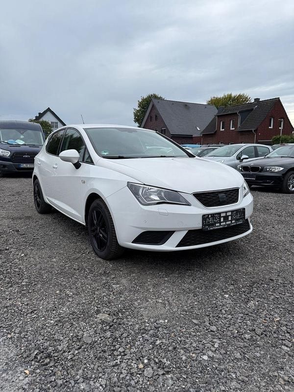 Weiß Gebraucht 2016 Seat Ibiza Reference Kleinwagen | 7.600 € (Fairer Preis) - Bild 1/4