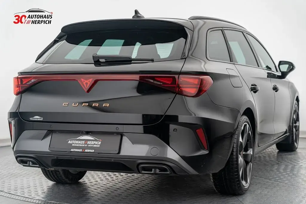 Neu Cupra Leon 150 PS (110 kW) 2025 Schwarz Limousine