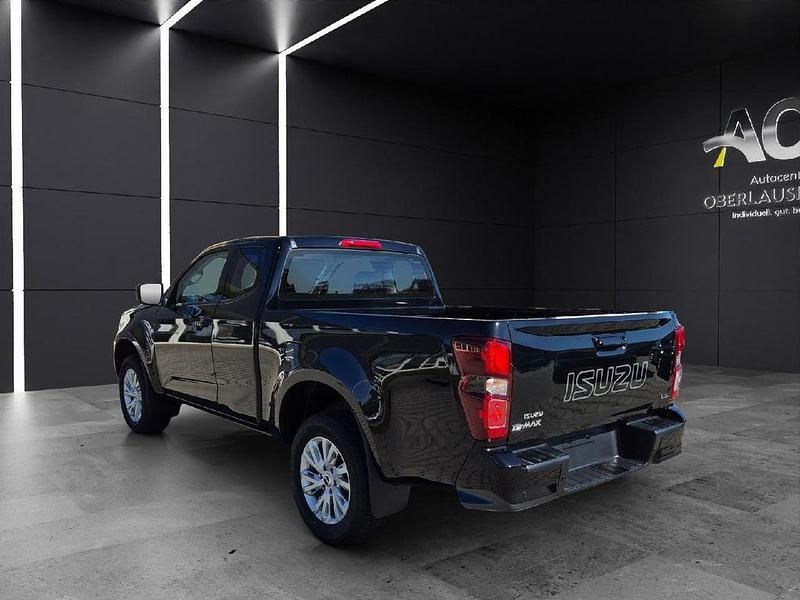Neu Isuzu D-Max 163 PS (119 kW) 2026 Grau Pickup
