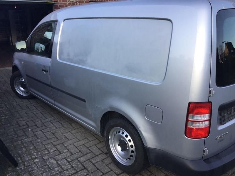 Gebraucht VW Caddy Maxi 102 PS (75 kW) 2014 Silber Van / Kleinbus
