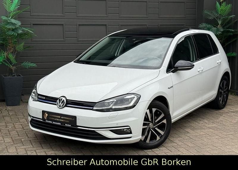 Weiß Gebraucht 2019 VW Golf VII IQ Drive Limousine | 12.899 € (Guter Preis) - Bild 1/4