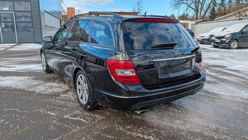 Gebraucht Mercedes C200 184 PS (135 kW) 2012 Schwarz Limousine