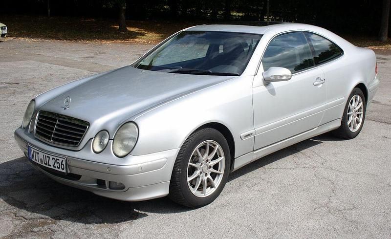 Silber Gebraucht 2002 Mercedes CLK230 Coupé | 3.950 € (Fairer Preis) - Bild 1/4