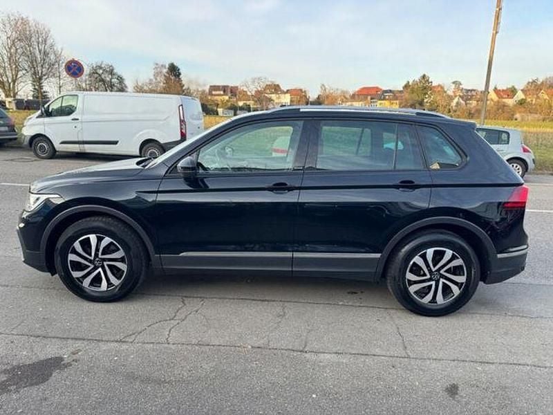 Gebraucht VW Tiguan Active 150 PS (110 kW) 2022 Schwarz SUV