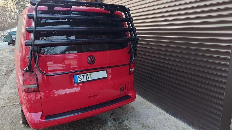 Gebraucht VW Multivan 140 PS (102 kW) 2014 Rot Van