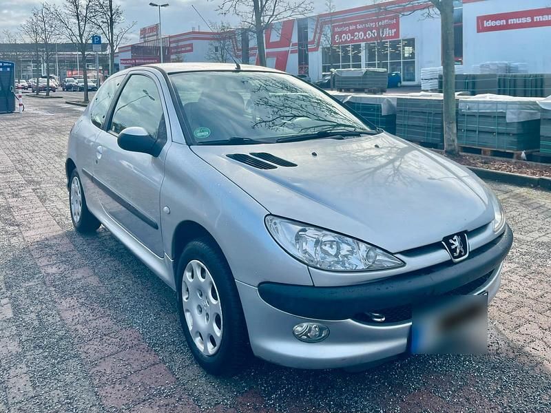 Gebraucht Peugeot 206 75 PS (55 kW) 2004 Silber Kleinwagen