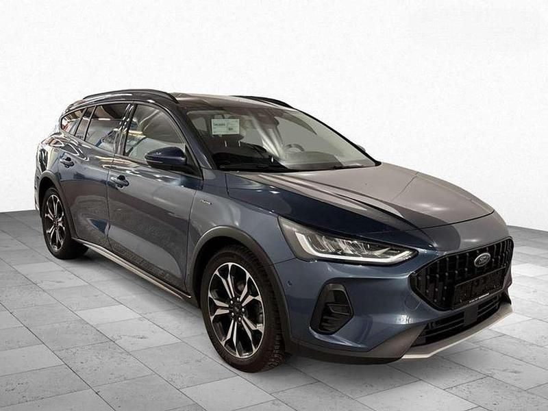 Gebraucht Ford Focus Active X 120 PS (88 kW) 2022 Blau Kombi