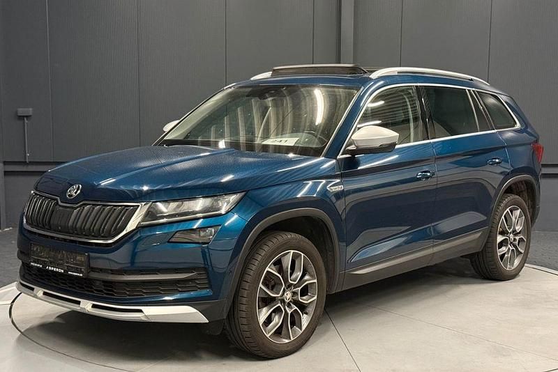 Blau Gebraucht 2017 Skoda Kodiaq Scout 4x4 SUV | 21.970 € (Etwas zu teuer) - Bild 1/4