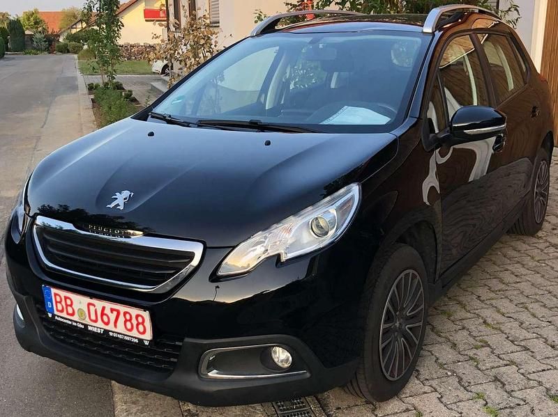 Schwarz Gebraucht 2015 Peugeot 2008 Active SUV | 6.350 € (Fairer Preis) - Bild 1/4