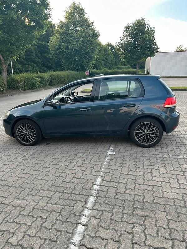 Blau Gebraucht 2011 VW Golf VI Kleinwagen | 3.400 € (Guter Preis) - Bild 1/4