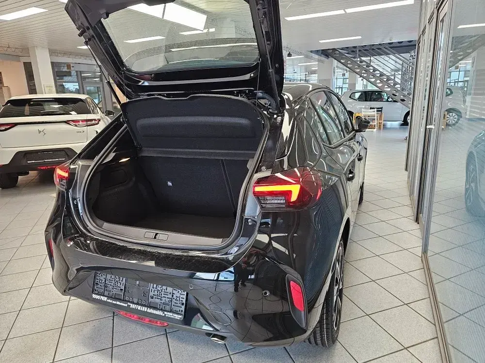 Neu Opel Corsa 101 PS (74 kW) 2026 Schwarz Limousine