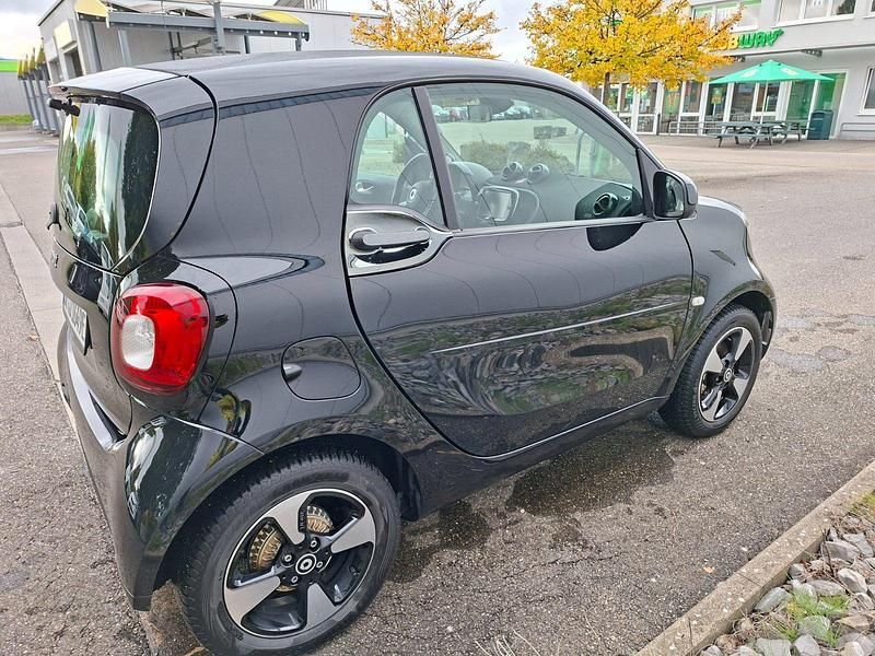 Schwarz Gebraucht 2021 Smart ForTwo Electric Drive Coupé | 8.050 € (Guter Preis) - Bild 1/4
