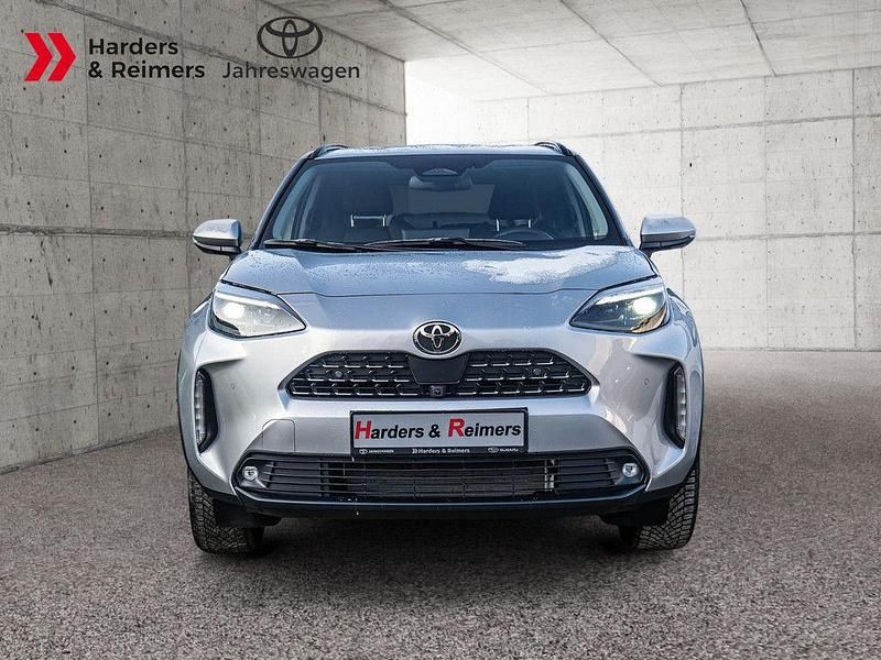 Gebraucht Toyota Yaris Cross Style 131 PS (96 kW) 2024 Silber SUV