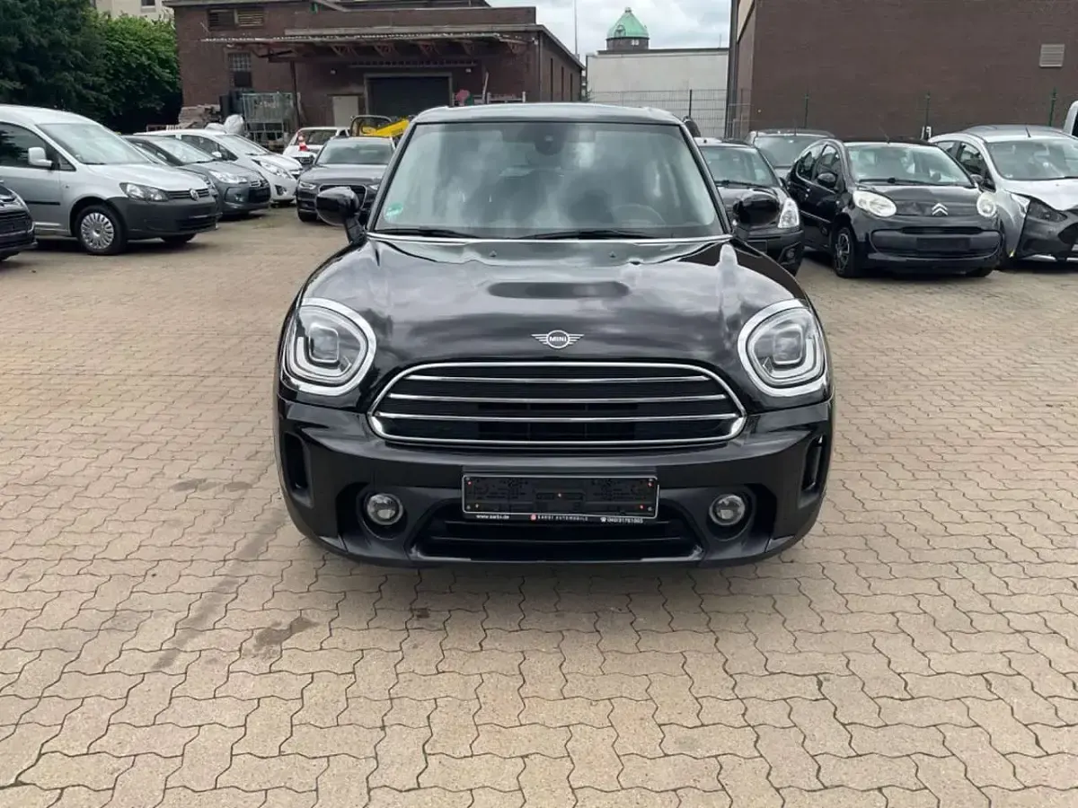Gebraucht Mini One D 116 PS (85 kW) 2021 Midnight black metallic Kleinwagen