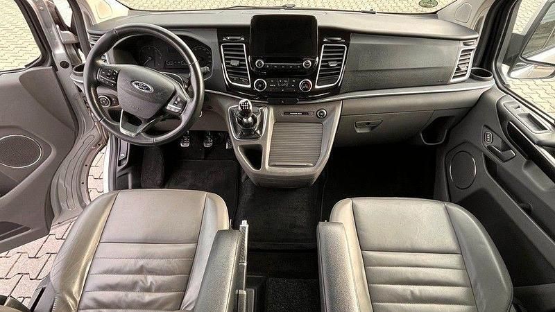 Gebraucht Ford Tourneo Titanium X 170 PS (125 kW) 2018 Silber Van / Kleinbus