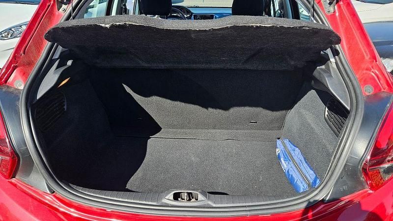 Gebraucht Peugeot 208 68 PS (50 kW) 2018 Rot Kleinwagen