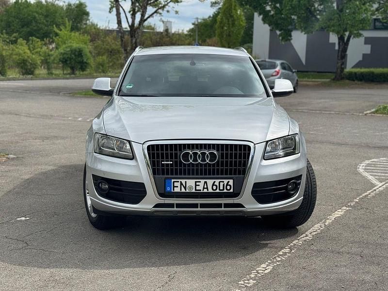 Silber Gebraucht 2008 Audi Q5 S-Line SUV | 13.900 € (Etwas zu teuer) - Bild 1/4