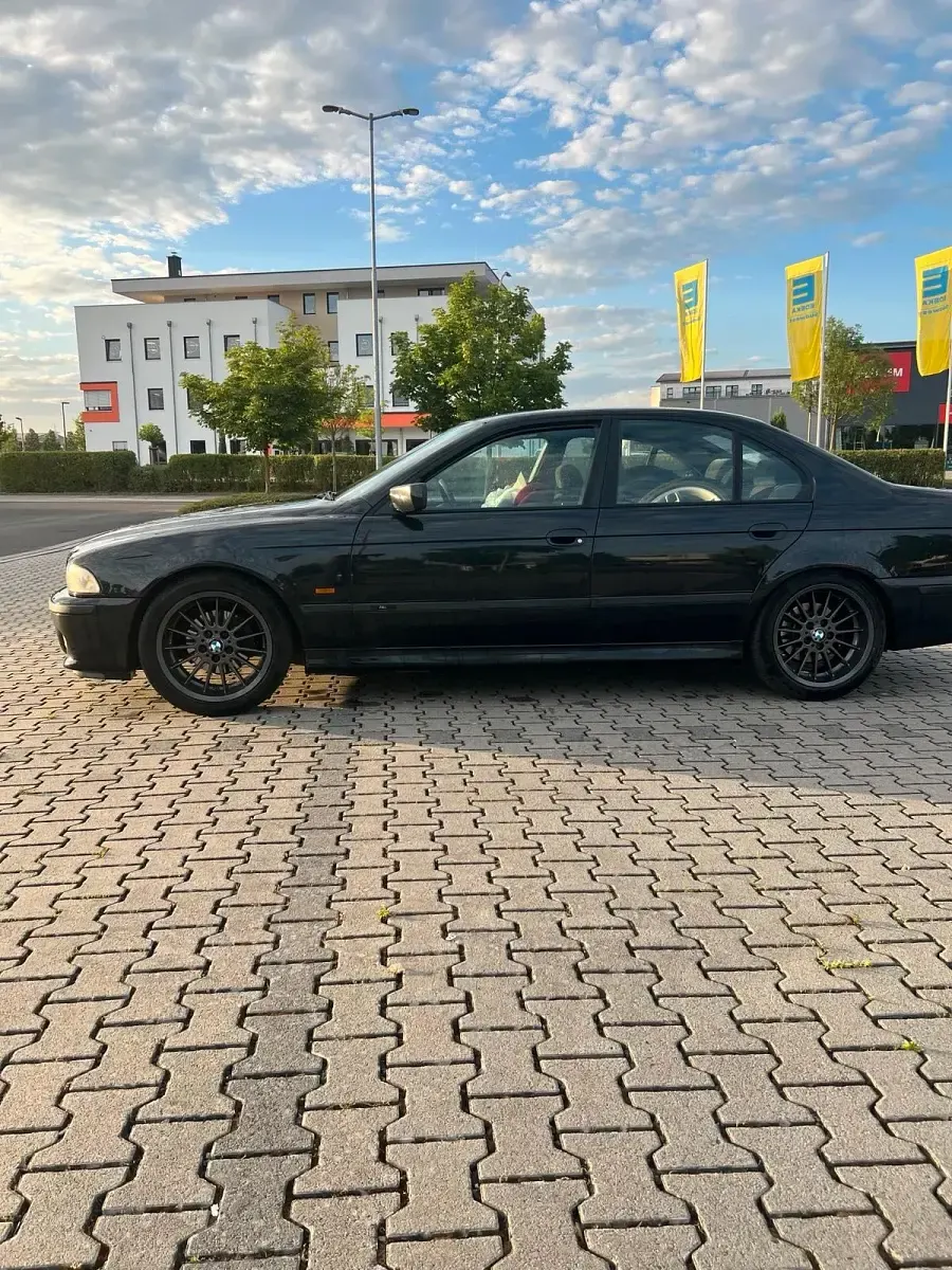 Gebraucht BMW 523 M Sport 170 PS (125 kW) 1999 Schwarz Limousine
