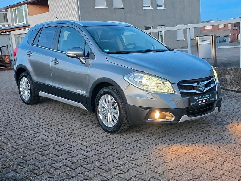 Grau Gebraucht 2016 Suzuki SX4 Limousine | 11.890 € - Bild 1/4