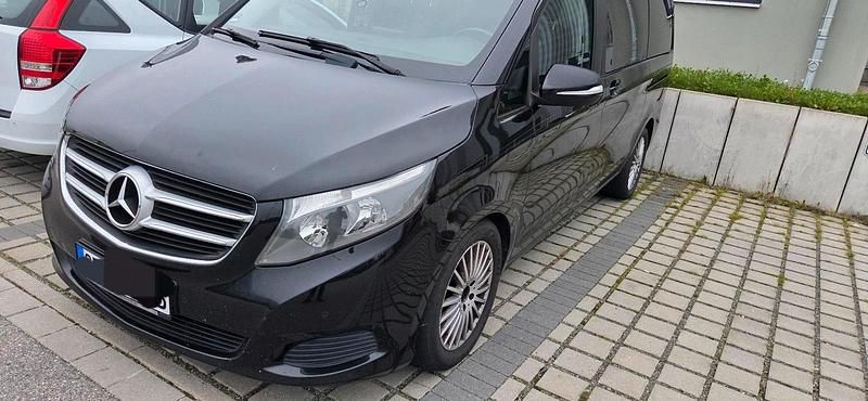 Schwarz Gebraucht 2014 Mercedes V220 Van / Kleinbus | 26.500 € - Bild 1/4