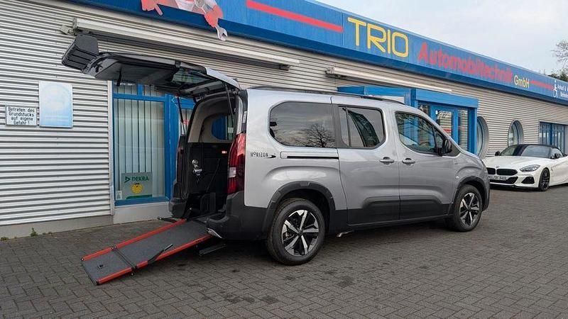 Grau Neu 2025 Peugeot Rifter GT Van / Kleinbus | 41.850 € - Bild 1/4