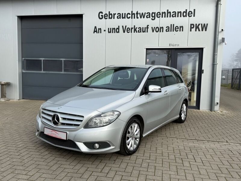 Silber Gebraucht 2012 Mercedes B180 Van / Kleinbus | 7.500 € (Etwas zu teuer) - Bild 1/4