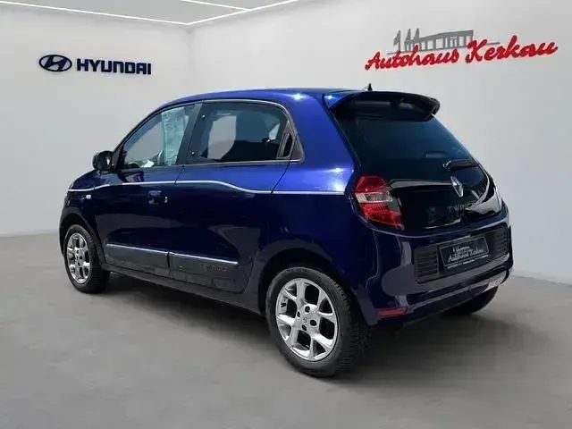 Gebraucht Renault Twingo Intens 90 PS (66 kW) 2016 Ultra violet (metallic) Kleinwagen