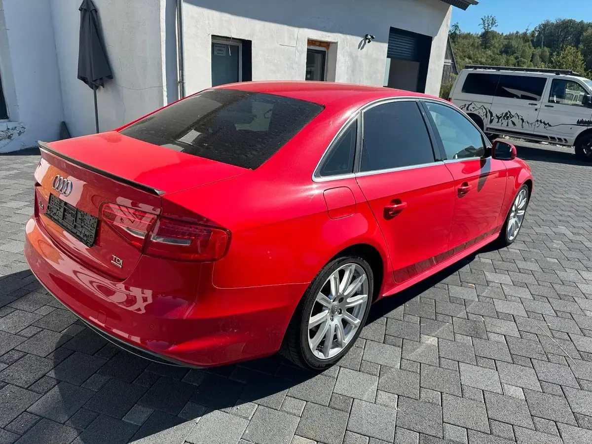 Gebraucht Audi A4 S-Line 245 PS (180 kW) 2012 Rot Limousine