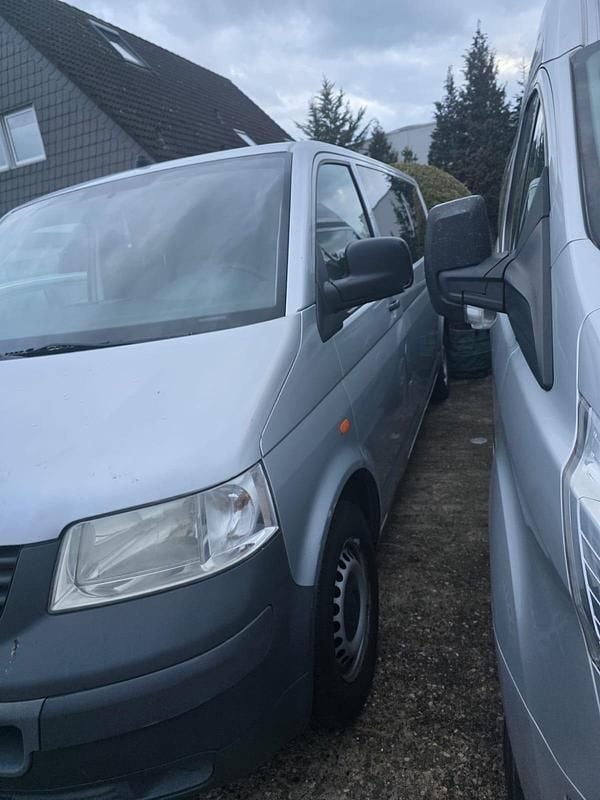 Gebraucht VW T5 131 PS (96 kW) 2007 Grau Van