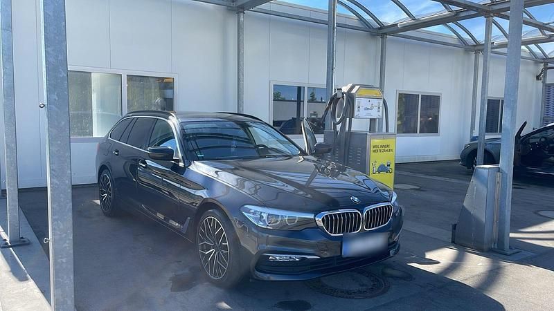 Gebraucht BMW 520 190 PS (139 kW) 2018 Schwarz Kombi