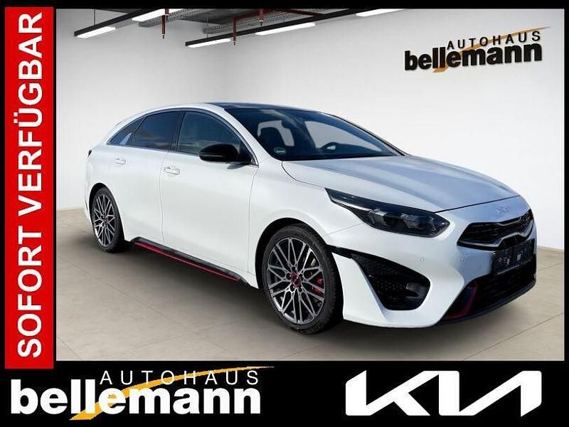 Weiß Gebraucht 2022 Kia ProCeed Kleinwagen | 27.880 € (Fairer Preis) - Bild 1/4