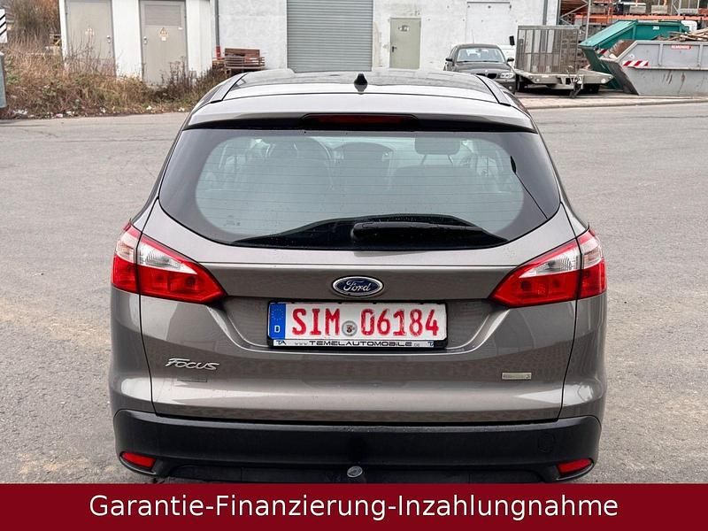 Gebraucht Ford Focus Ambiente 101 PS (74 kW) 2014 Braun Kombi