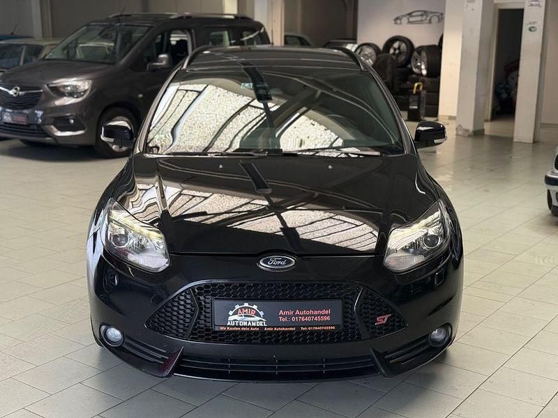 Gebraucht Ford Focus ST 250 PS (183 kW) 2013 Schwarz Limousine