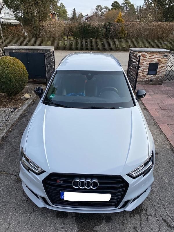 Weiß Gebraucht 2019 Audi S3 Sportback Advanced Kombi | 29.999 € (Fairer Preis) - Bild 1/4