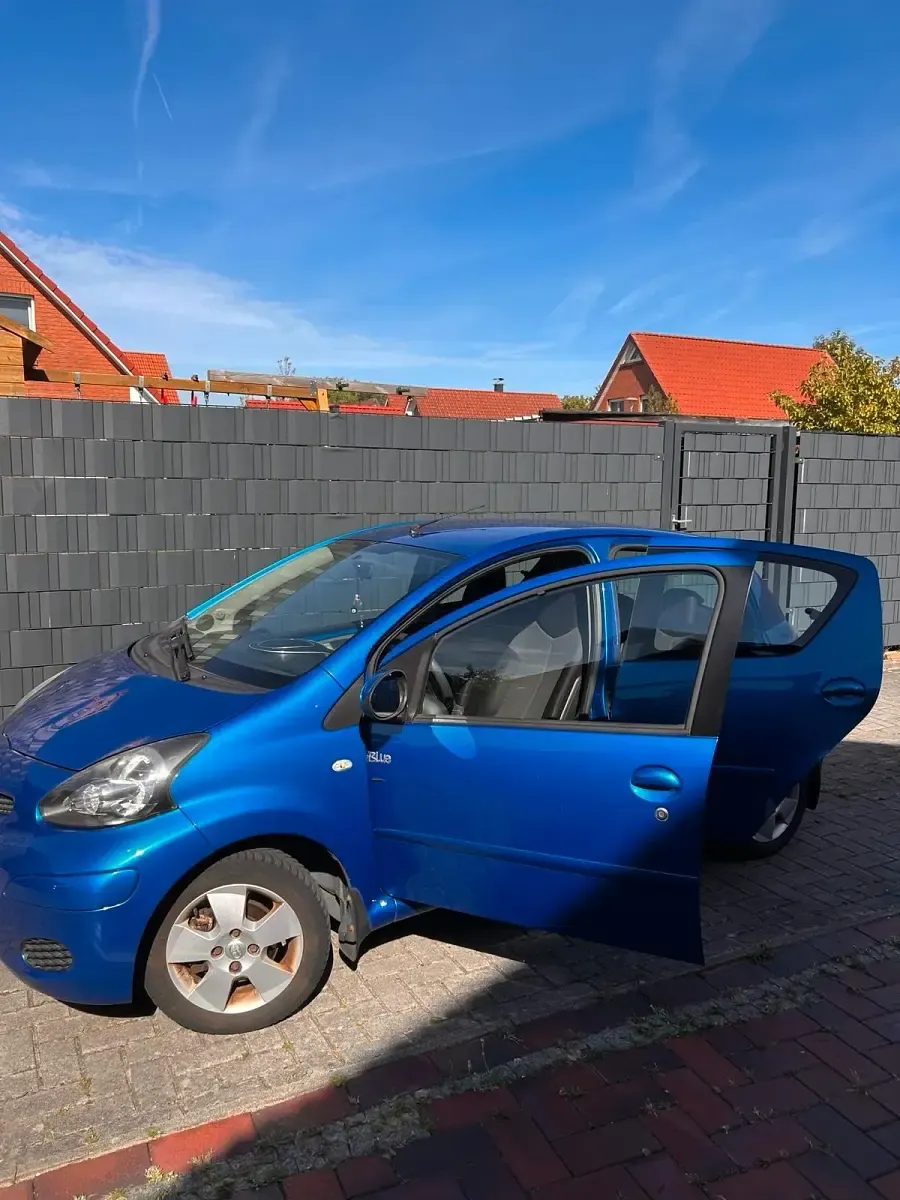 Gebraucht Toyota Aygo 68 PS (50 kW) 2009 Blau Kleinwagen