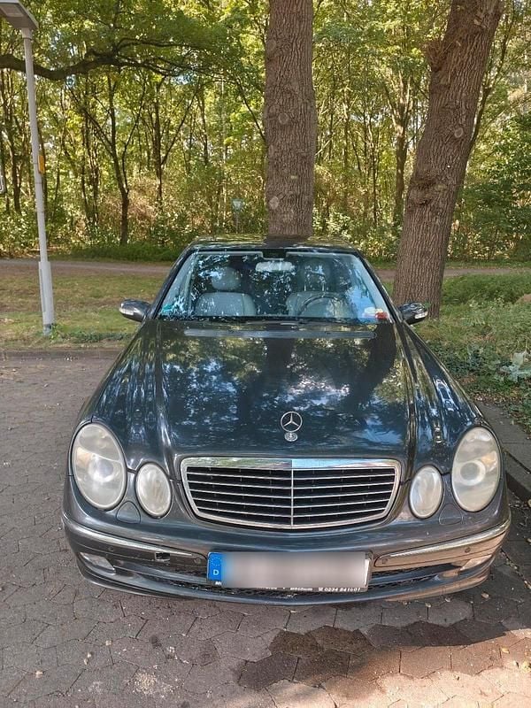 Gebraucht 2004 Mercedes E240 Limousine | 2.990 € (Superpreis) - Bild 1/4