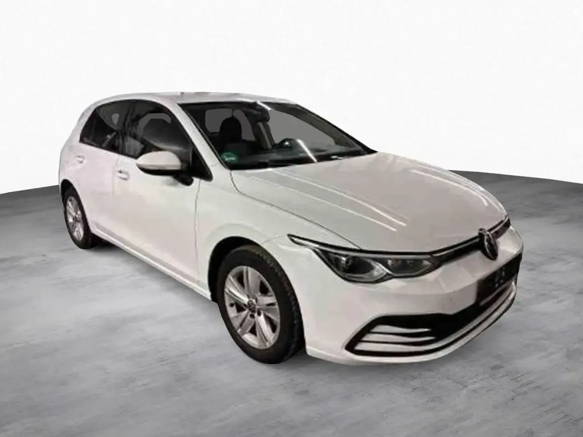 Gebraucht VW Golf VIII Life 131 PS (96 kW) 2022 Pure white Limousine