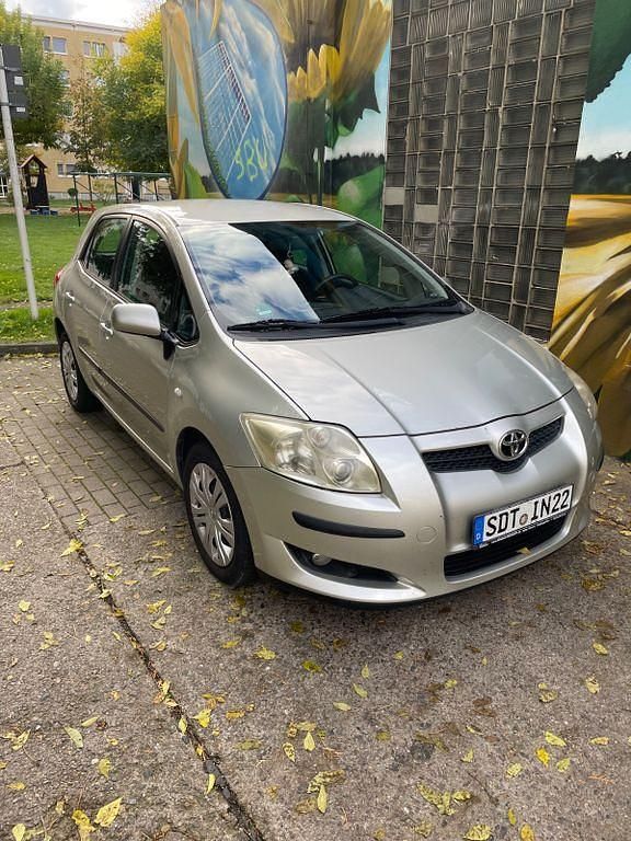 Silber Gebraucht 2008 Toyota Auris Luna Limousine | 3.679 € (Guter Preis) - Bild 1/4