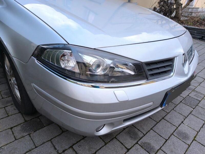 Grau Gebraucht 2005 Renault Laguna GrandTour Initiale Kombi | 1.299 € (Fairer Preis) - Bild 1/4