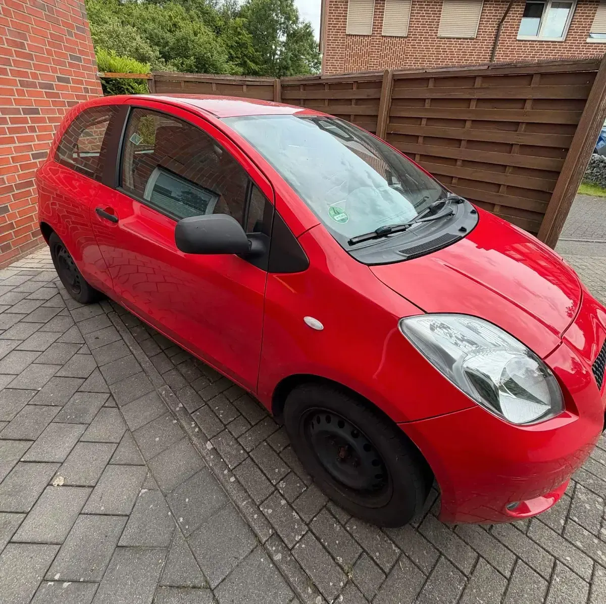 Gebraucht Toyota Yaris 69 PS (50 kW) 2007 Rot Kleinwagen