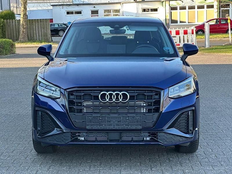 Gebraucht Audi Q2 S-Line 190 PS (139 kW) 2024 Navarrablau metallic SUV