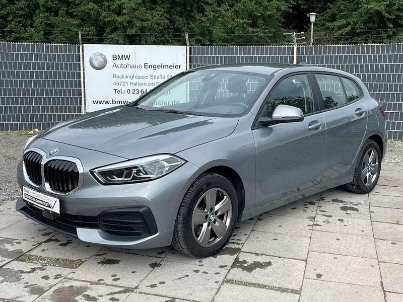 Grau Gebraucht 2024 BMW 118 Kleinwagen | 25.900 € (Fairer Preis) - Bild 1/3