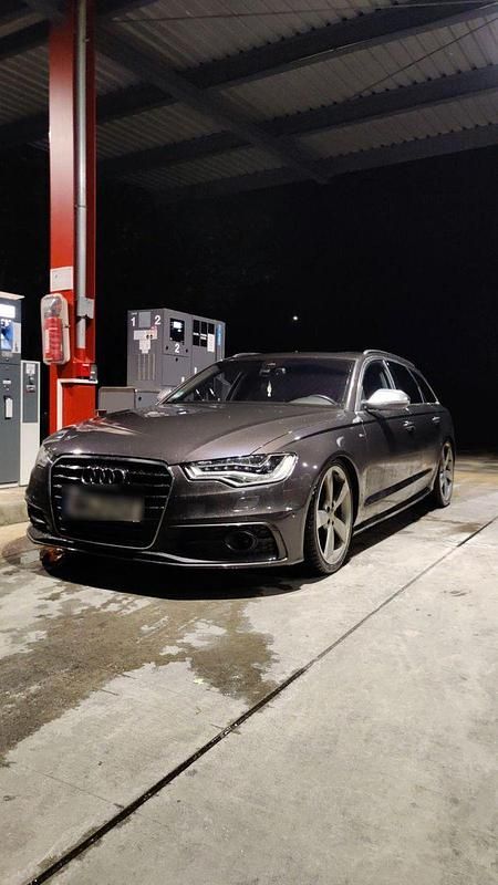 Grau Gebraucht 2012 Audi A6 S-Line Kombi | 18.900 € (Teuer) - Bild 1/4
