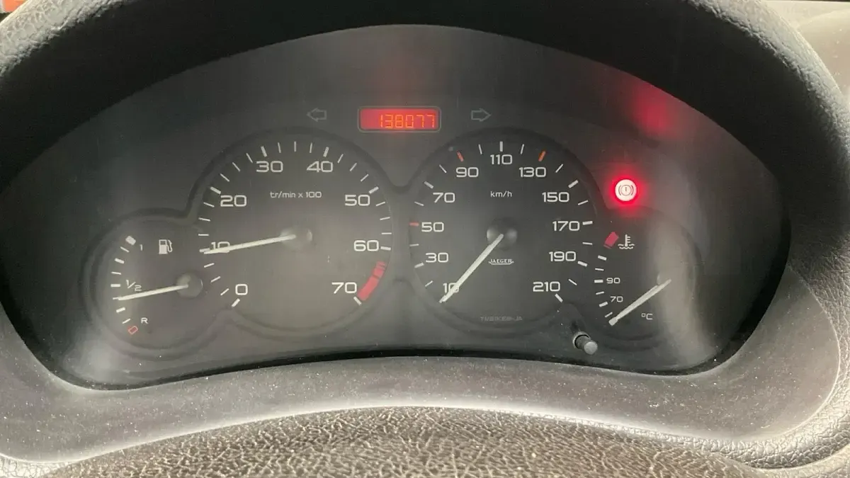 Gebraucht Peugeot 206 60 PS (44 kW) 2000 Rot Cabrio