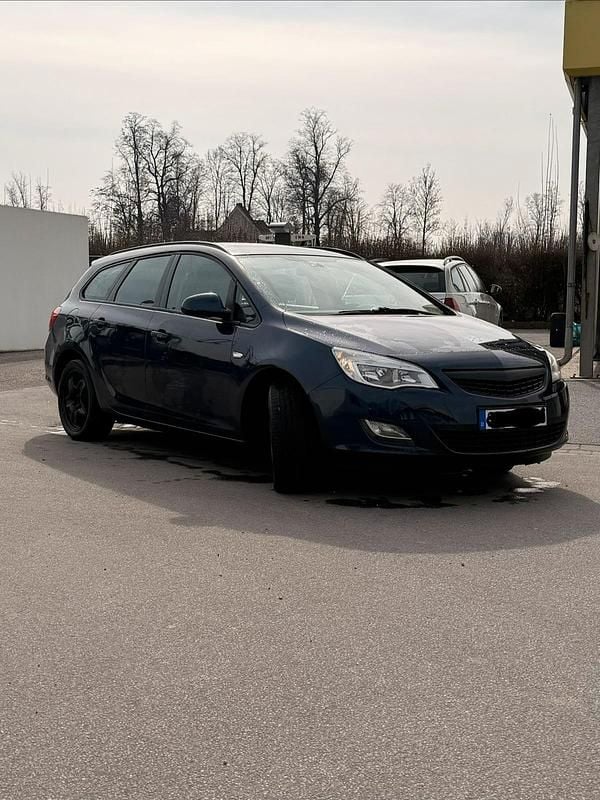 Second-hand Opel Astra 160 CP (117 kW) 2011 Albastru Break