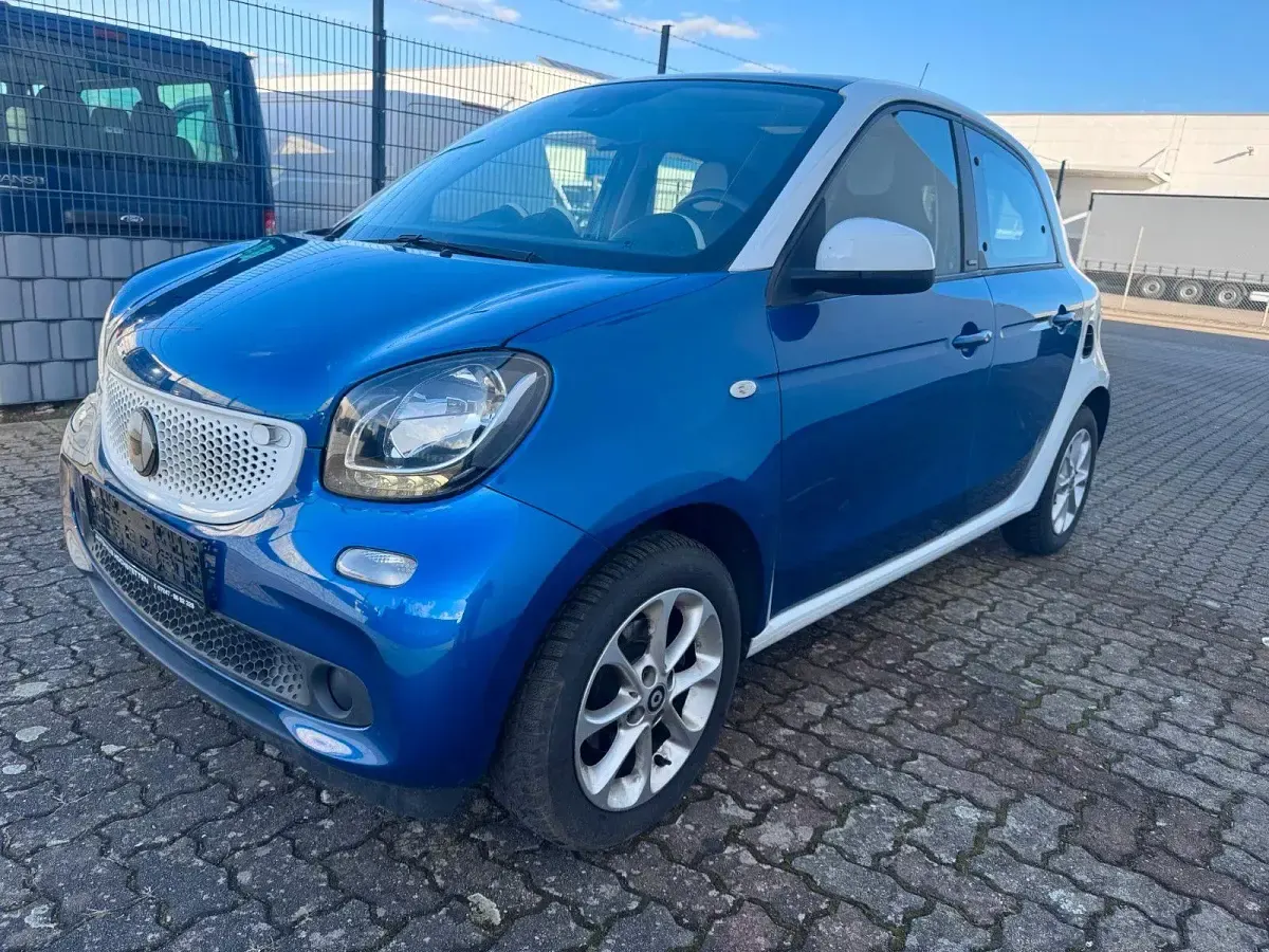 Usata Smart ForFour Basis 90 CV (66 kW) 2015 Blu Utilitaria