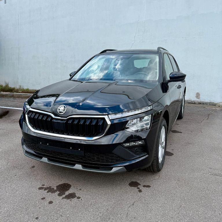 Schwarz Neu 2025 Skoda Kamiq Selection SUV | 27.299 € (Guter Preis) - Bild 1/4