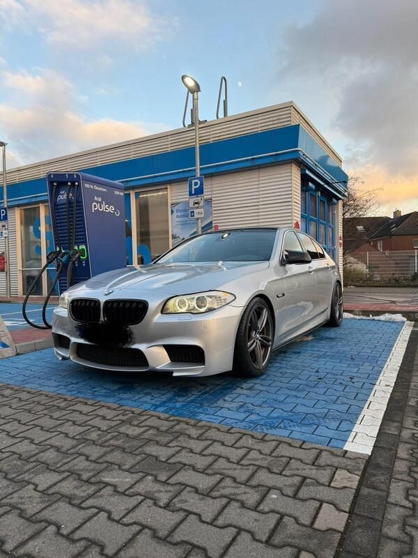 Silber Gebraucht 2012 BMW 530 M Sport Limousine | 13.999 € (Etwas zu teuer) - Bild 1/4